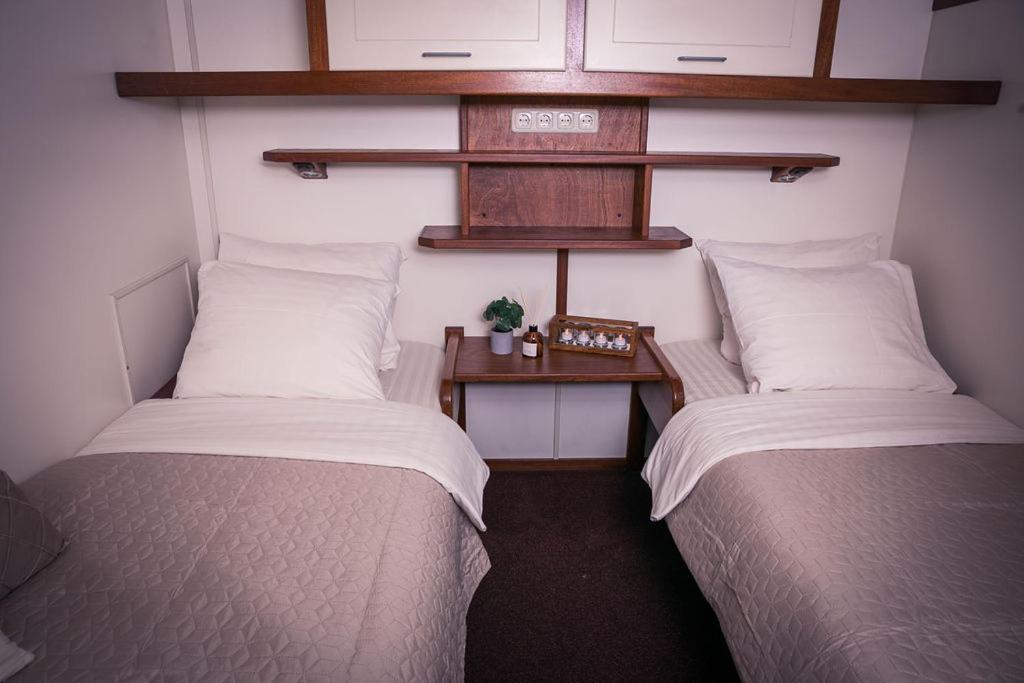 Unique Hotelboat Botel Lena Maria Amsterdam Luaran gambar